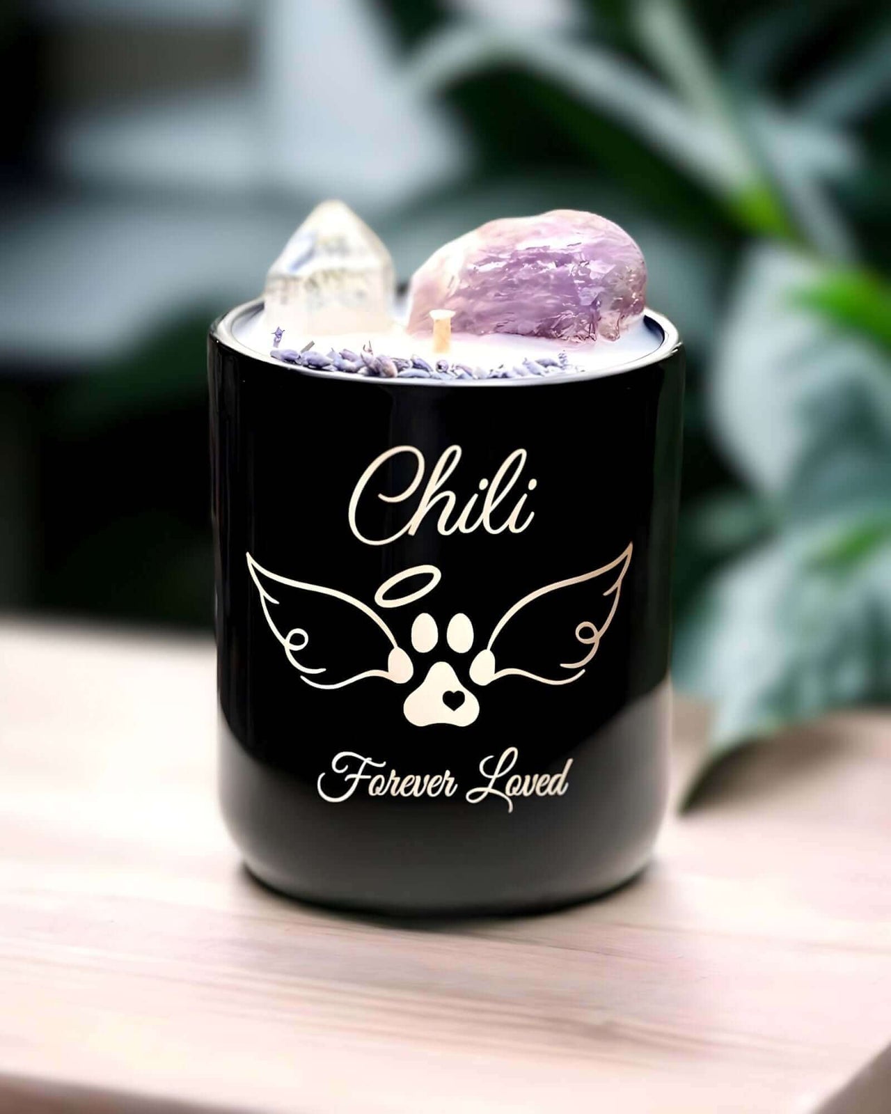 a heartfelt and personalised tribute to honour the memory of your beloved pet. This candle serves as a beautiful and symbolic reminder that your pet's memory lives on in your heart.