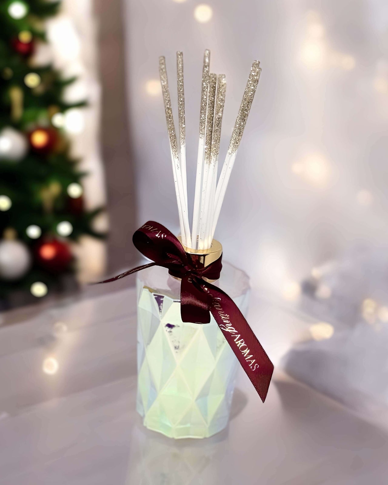 Fill your home with the aroma of Christmas with our Christmas Home Fragrance Diffuser.