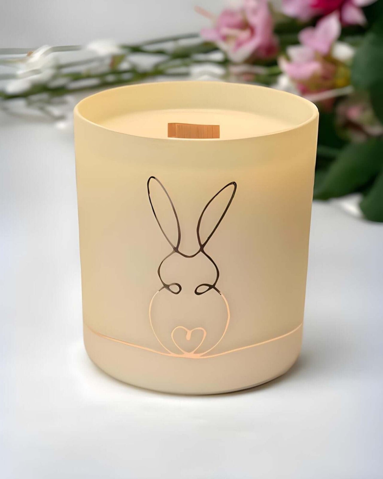 Bunny Love Candle with a wooden wick - beige