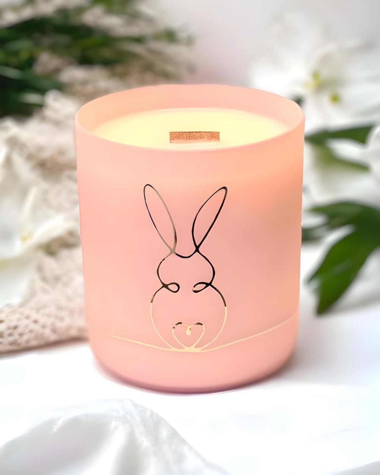 Bunny Love Candle with a wooden wick - pink