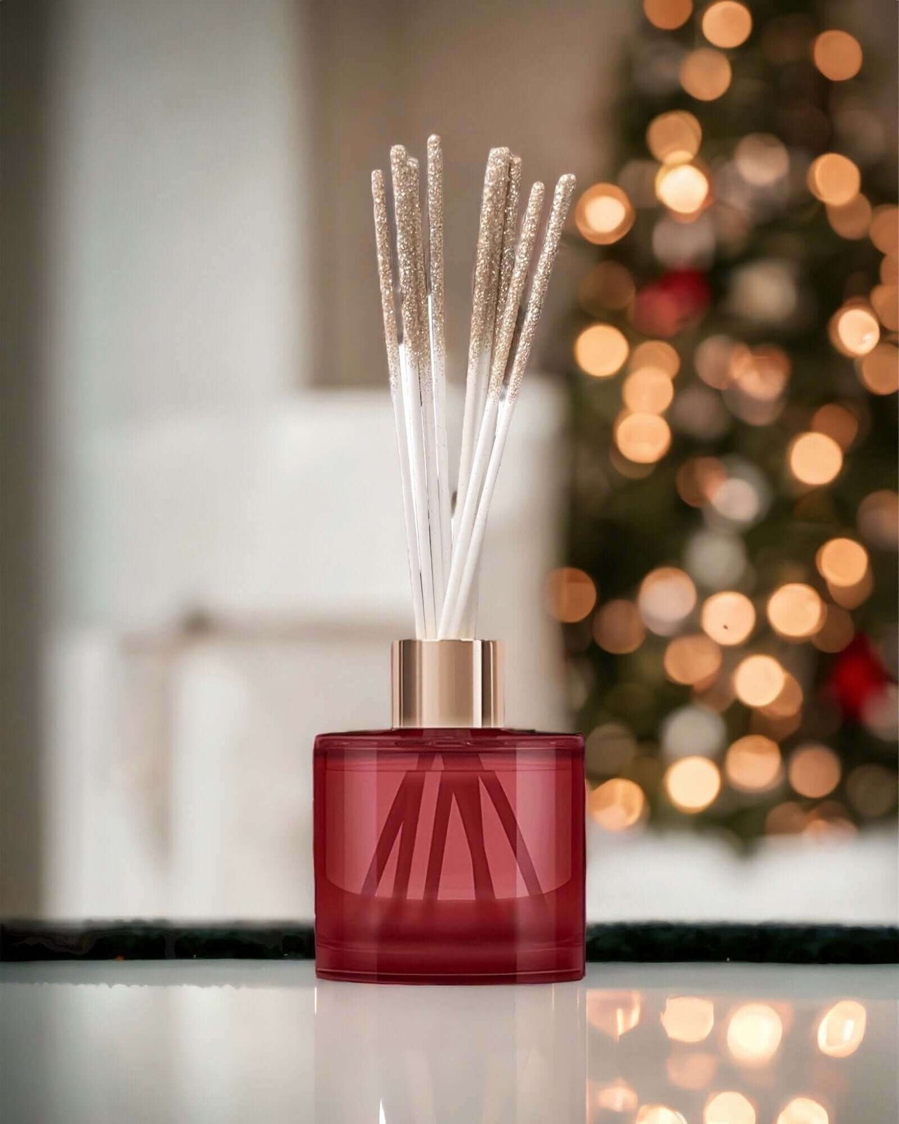 Christmas Red Aroma Diffuser - Seasonal Home Fragrance Add a touch of festivity with our 